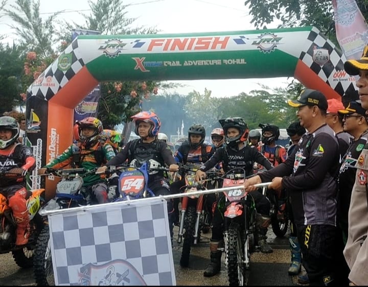 Wakil Bupati Rohul H Inra Gunawan Didampingi Kapolres Rohul AKBP Budi Setio SIK SH Para Rider sesuma